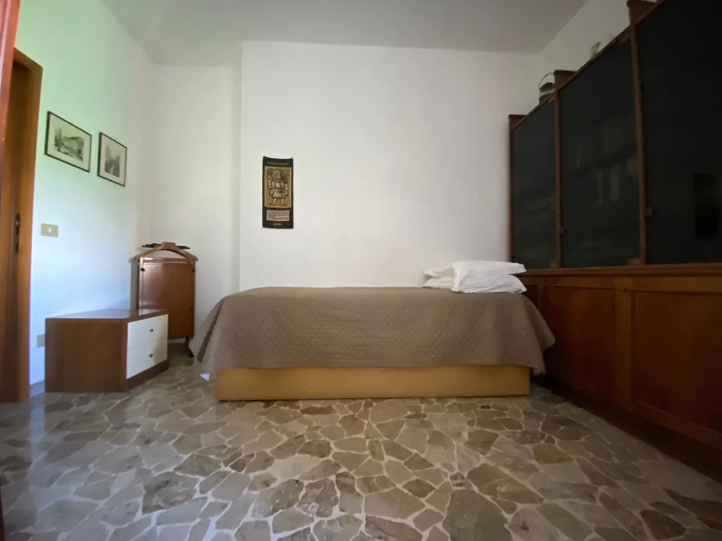 Quarto amigo do estudante em com comodidades modernas