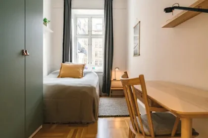 Quarto para alugar ao mês em {area}