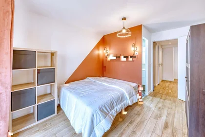Habitación privada en 25 Rue Puget, 06100 Nice, France, imagen 1 de 10