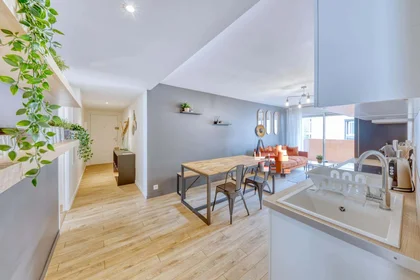 Privatzimmer in der 25 Rue Puget, 06100 Nice, France, bild 7 von 13