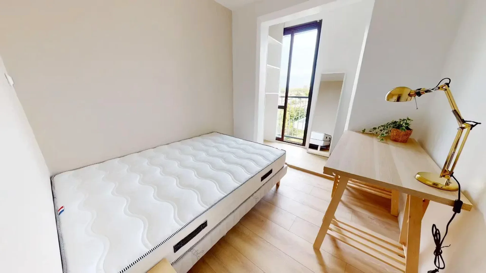 Chambre d'étudiant économique avec emplacement pratique dans 