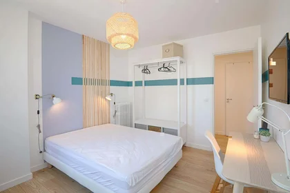 Stanza privata in 45 Bd du Président Wilson, 06600 Antibes, France, immagine 2 di 9