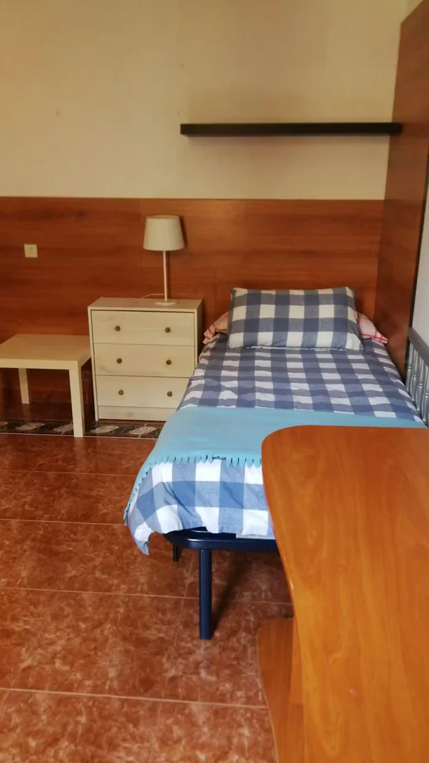Pokój do wynajęcia w mieszkaniu studenckim w , w pełni umeblowany