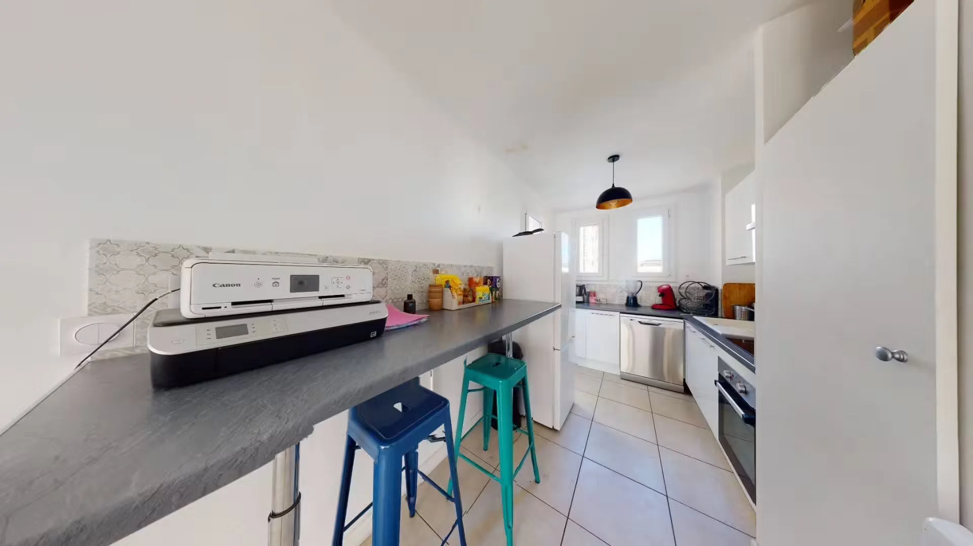 'de öğrenci dairesinde, tamamen mobilyalı kiralık oda