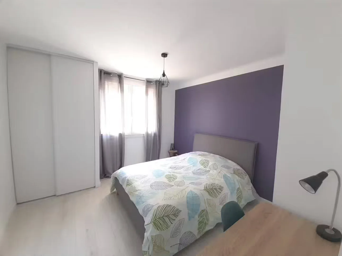 'de öğrenci dairesinde, tamamen mobilyalı kiralık oda