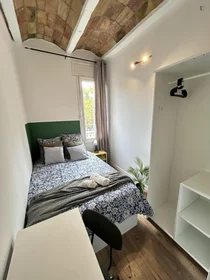 Private room at Pg. de l'Exposició, image 1 of 12