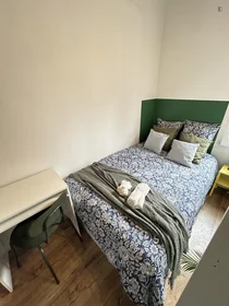 Private room at Pg. de l'Exposició, image 2 of 12
