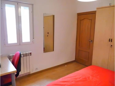Chambre privée à Calle Hortensia, image 1 de 15