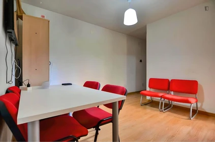 Chambre privée à Calle Hortensia, image 7 de 15