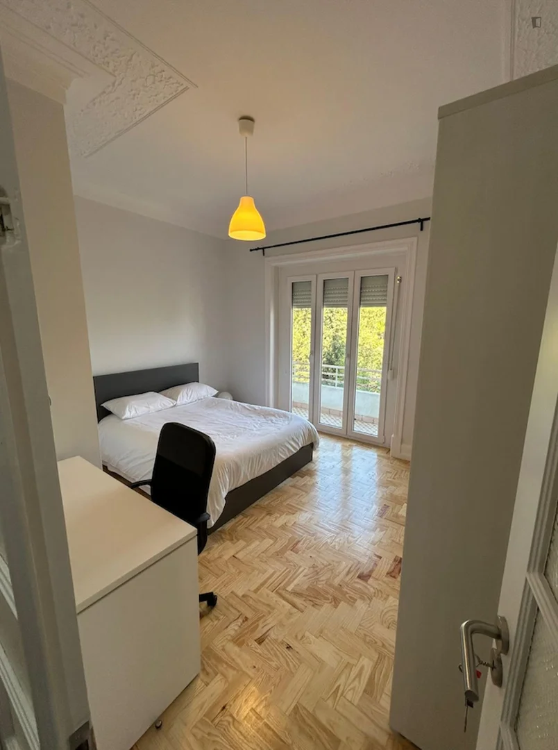 Habitación en apartamento estudiantil en alquiler en , completamente amueblado