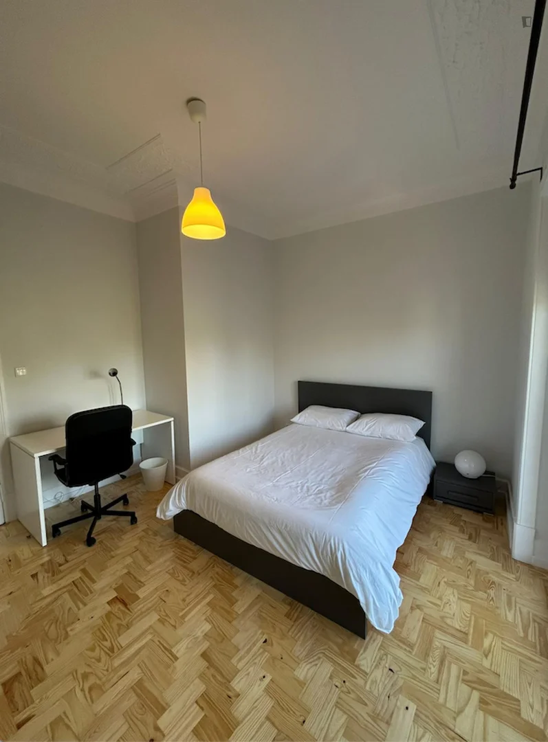 Habitación estudiantil económica con ubicación conveniente en 