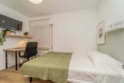 Quarto para alugar com cama de casal em Valladolid