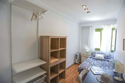 Habitación privada en Pl. de Cisneros, Ciutat Vella, 46003 València, Valencia, Spain, imagen 1 de 10