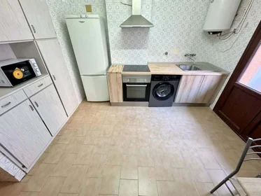 Stanza privata in Calixto Leguina Kalea, Uribarri, 48007 Bilbo, Bizkaia, Spain, immagine 4 di 12