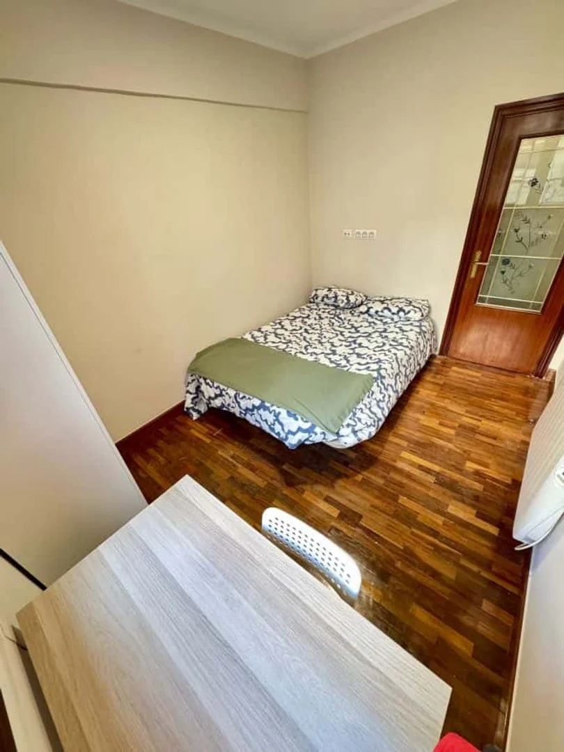 Camera per studenti economica con posizione comoda a 