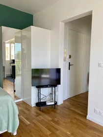 Studio at Rue Médéric, image 9 of 15