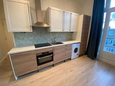 Entire apartment at Admiraal de Ruijterweg, Bos en Lommer, image 8 of 10