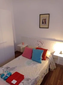 Zimmer mit Doppelbett zu vermieten Jaen