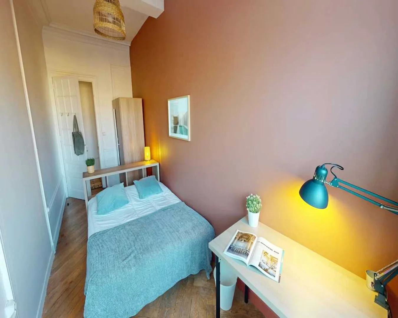 'de öğrenci dairesinde, tamamen mobilyalı kiralık oda