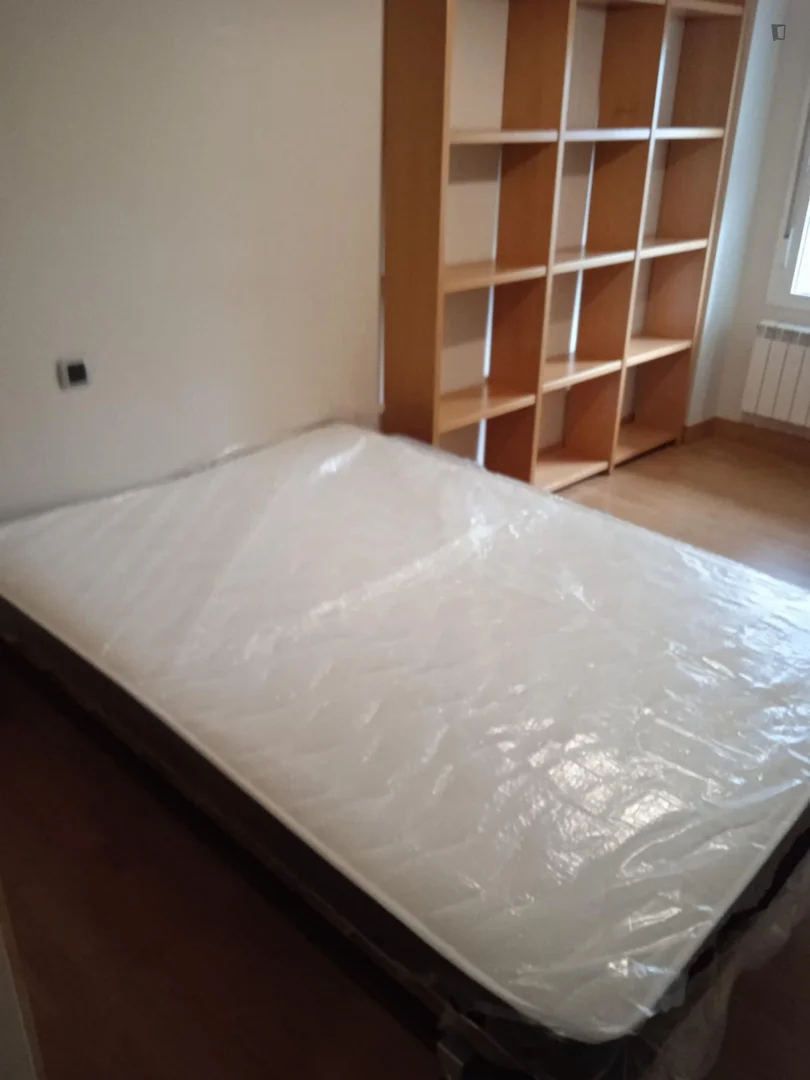 Habitación para estudiantes en  con área de estudio y facilidades compartidas