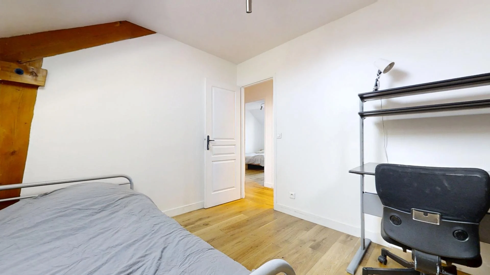 Quarto para alugar em apartamento de estudantes em , totalmente mobilado