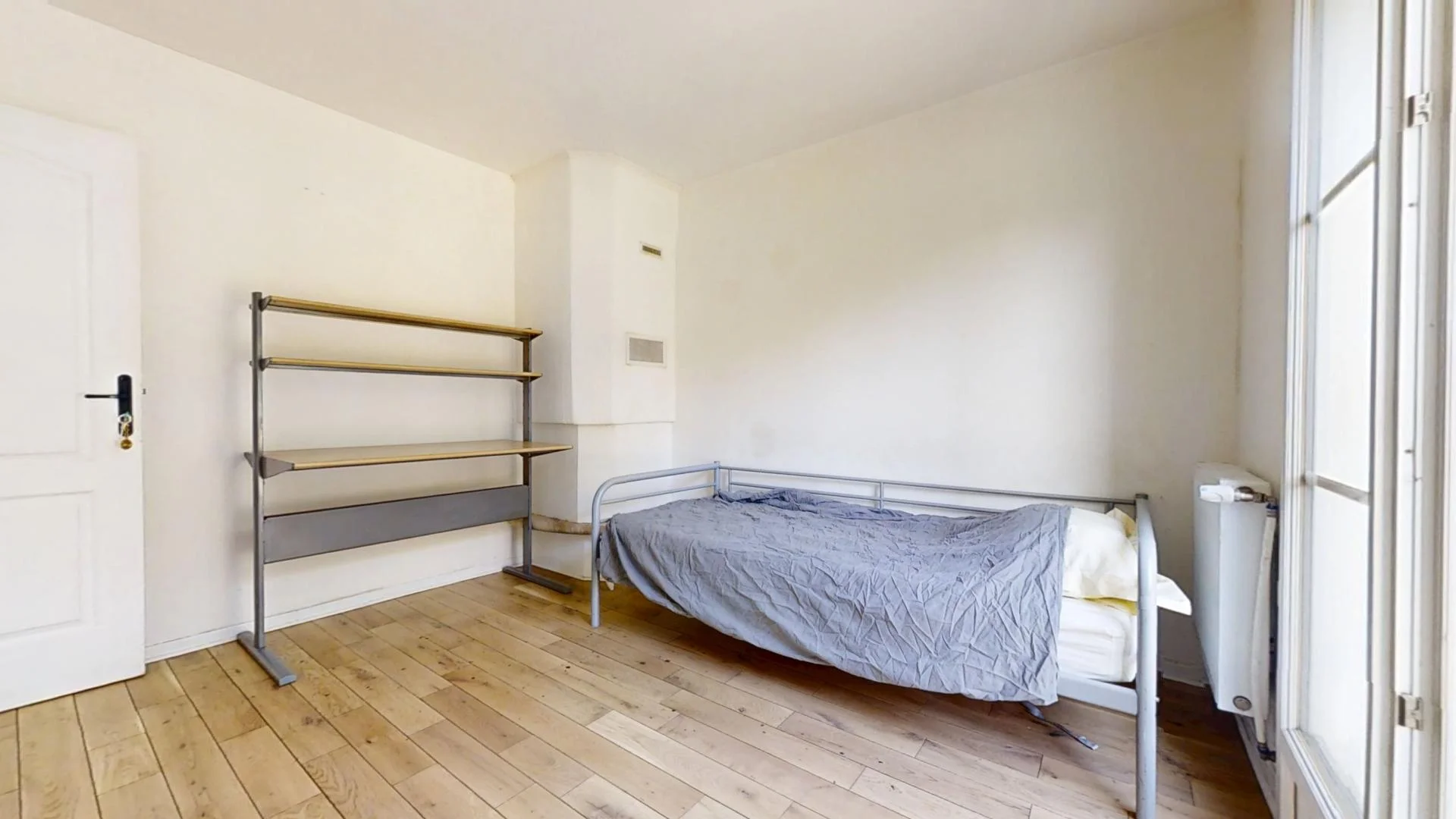 Room for rent in student apartment in , fully furnished