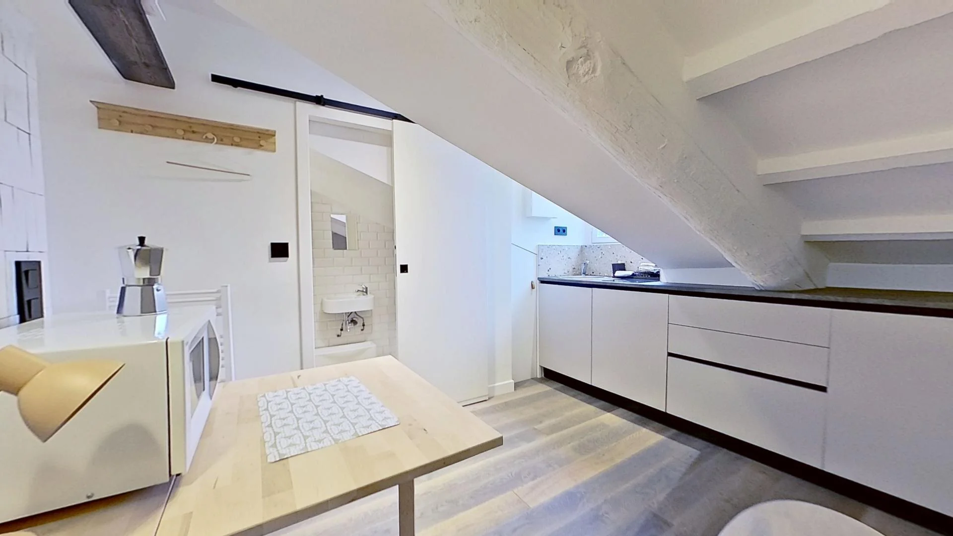 Cozy room for students available in 