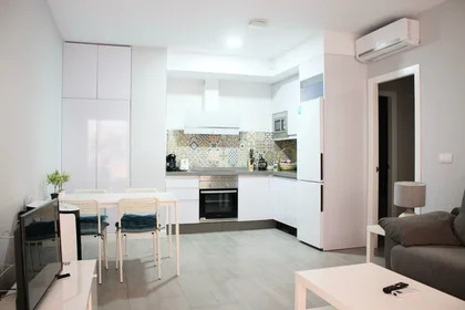 Logement entier à Avenida del Aeropuerto, image 2 de 17