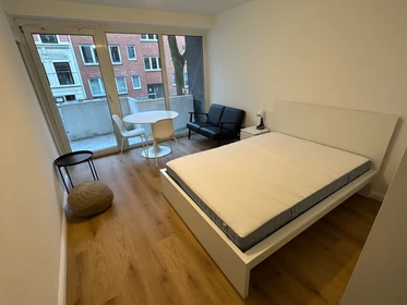 Renting rooms by the month in Hamburg