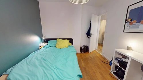 Room for rent in a shared flat in Dijon