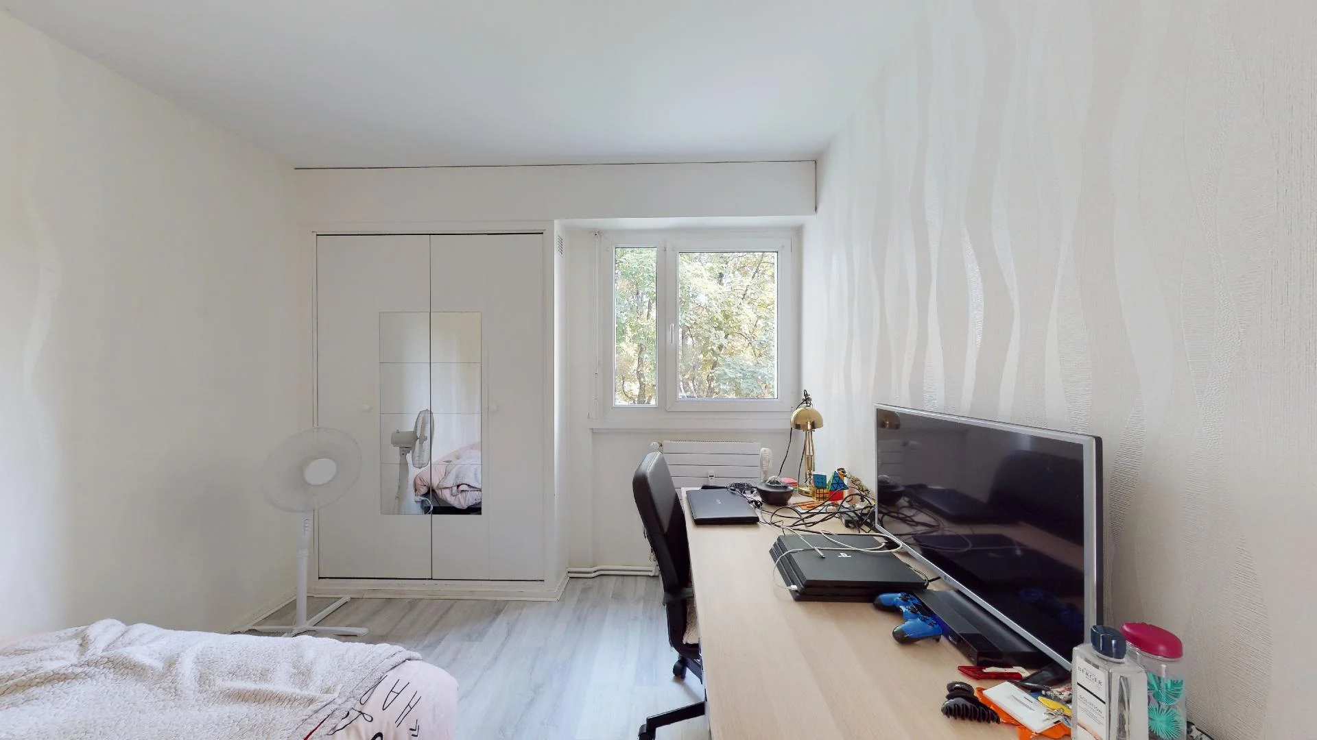 Bezahlbares Zimmer für Studenten mit ausreichender Beleuchtung in 