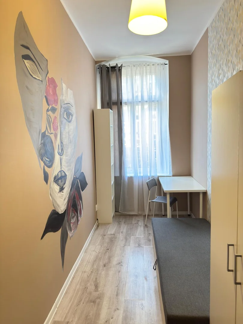 Functional student room perfect for studying in