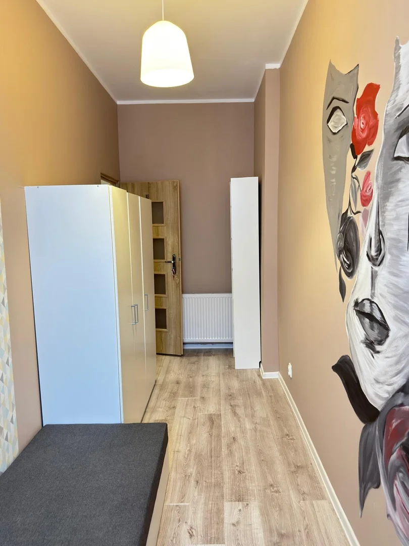 Room for rent in student apartment in , fully furnished
