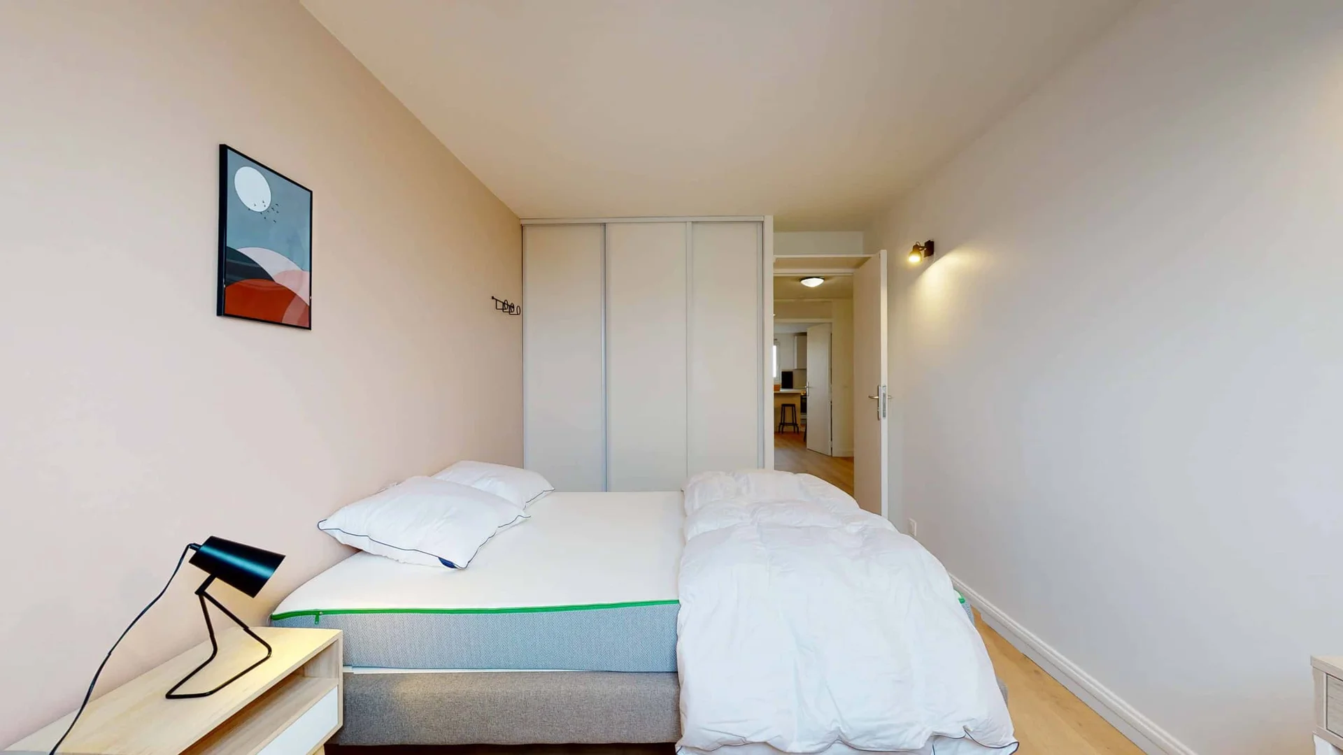 Funktionelles Studentenzimmer perfekt zum Studieren in 