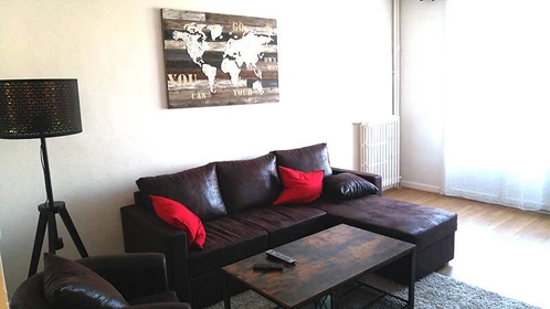 Renting rooms by the month in Tours