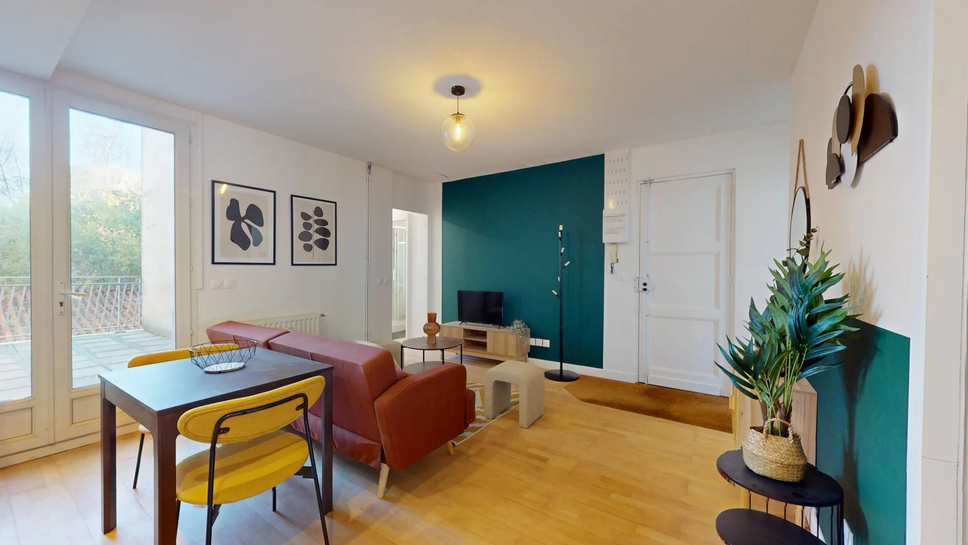 Cozy room for students available in 