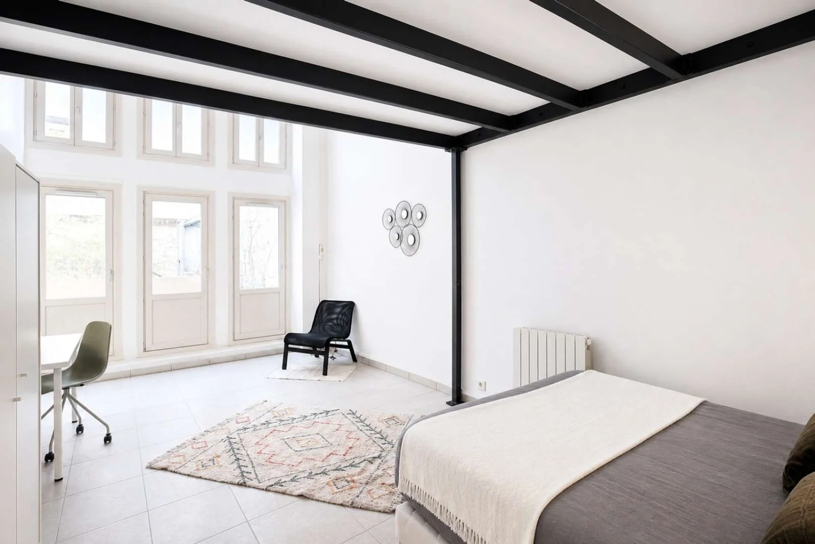 Chambre confortable pour étudiants disponible dans 