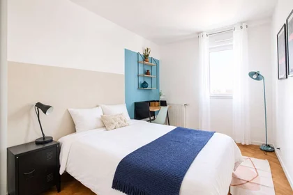 Private room at rue de Bailly, image 1 of 10