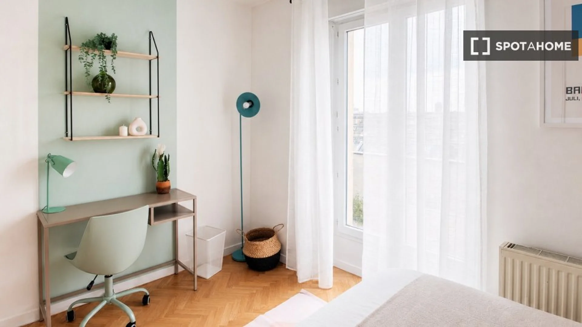 Budget-friendly student room close to campus in 