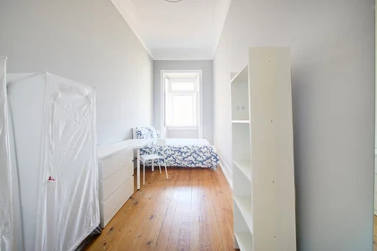 Chambre à louer avec lit double Lisboa