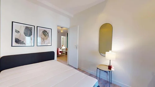 Quarto privado em 42 Rue Chantecrit, 33300 Bordeaux, France, imagem 1 de 10