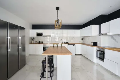 Özel oda konumu 271 Rue d'Estienne d'Orves, 92700 Colombes, France, 20 39 görüntüsü