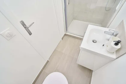 Özel oda konumu 271 Rue d'Estienne d'Orves, 92700 Colombes, France, 6 39 görüntüsü