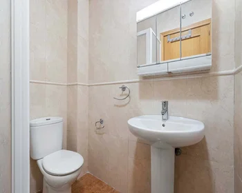 Quarto privado em C. de Triana, 61, Chamartín, 28016 Madrid, Spain, imagem 1 de 49