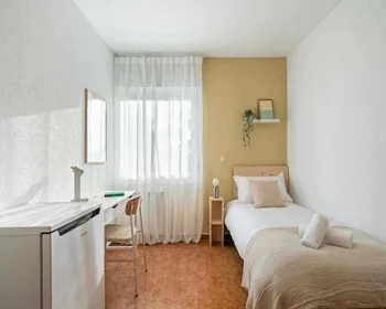 Quarto privado em C. de Triana, 61, Chamartín, 28016 Madrid, Spain, imagem 4 de 49