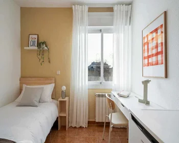 Quarto privado em C. de Triana, 61, Chamartín, 28016 Madrid, Spain, imagem 8 de 49
