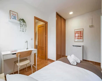 Quarto privado em C. de Triana, 61, Chamartín, 28016 Madrid, Spain, imagem 1 de 49