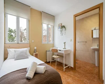 Quarto privado em C. de Triana, 61, Chamartín, 28016 Madrid, Spain, imagem 2 de 49