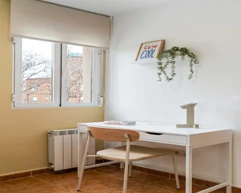 Quarto privado em C. de Triana, 61, Chamartín, 28016 Madrid, Spain, imagem 4 de 49