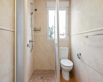 Quarto privado em C. de Triana, 61, Chamartín, 28016 Madrid, Spain, imagem 5 de 49